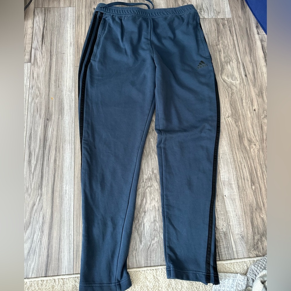 Adidas Men’s Joggers Zippers at ankle & Side Stripes and Pockets in Blue Size L